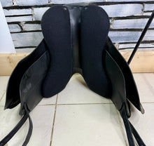 Load image into Gallery viewer, 17” XW Nick Dolman Holistic Dressage Saddle - Black