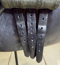 Load image into Gallery viewer, 17 1/2” MW Ideal 1350 GP Saddle - ESTA -Black- Big Blocks - English Leather