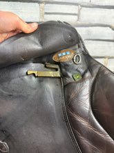 Load image into Gallery viewer, 17 1/2” 28 (MN) Stubben Siegfried C.S. Jump Saddle - Brown