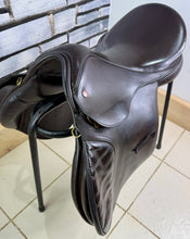 Load image into Gallery viewer, 17” MW Jeffries Falcon English Event GP Saddle - Brown