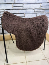 Load image into Gallery viewer, S/H Nuumed Full Wool Rolled Edge WH Numnah -Brown- XL