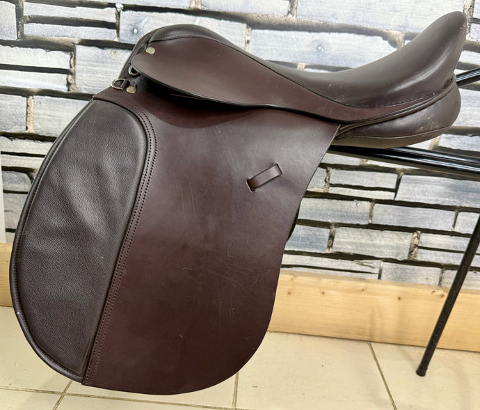 17 1/2” XW English VSD/GP/WH Saddle - Brown