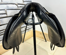 Load image into Gallery viewer, 17 1/2” MN Albion Selecta GP Saddle - Black