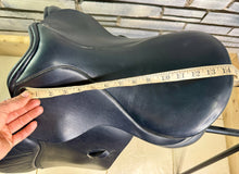 Load image into Gallery viewer, 14 1/2” Wide Silhouette Pony GP Saddle - Black - English Leather - Flat Tree