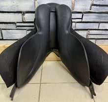 Load image into Gallery viewer, 17” XW/Changeable Gullet Wintec GP Saddle - Black