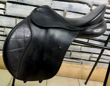 Load image into Gallery viewer, 16 1/2” MW/Changeable Gullet Bates Caprilli GP Saddle - Black - Adult Size Flap - with Cair