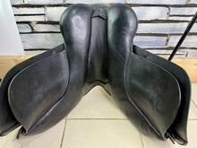 Load image into Gallery viewer, 17 1/2” XW Silhouette Cob WH/VSD/GP Saddle - Black