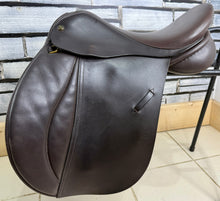 Load image into Gallery viewer, 17 1/2” XW/WW Symmonds Designer GP Saddle - Brown