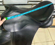 Load image into Gallery viewer, 17” Medium Albion Style Dressage Saddle - Black
