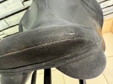 Load image into Gallery viewer, 16” XXW/Changeable Gullet Thorowgood T4 Pony Club LL GP Saddle - Black