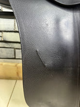 Load image into Gallery viewer, 17” Medium Albion Style Dressage Saddle - Black