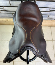 Load image into Gallery viewer, 15” Medium Barnsby Pony Club GP Saddle - Brown