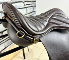Load image into Gallery viewer, 17” Wide Ideal/WRSC Le Trek/Enduro Saddle - Brown