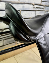 Load image into Gallery viewer, 16 1/2 - 17” XW Cob GP Saddle - Black Leather - Extra Wide