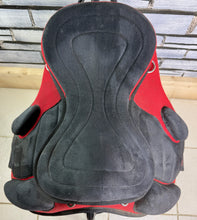 Load image into Gallery viewer, 15” Zain Tack Treeless Pony Saddle - Red/Black