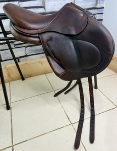 16 1/2” MW Childeric CFSC Monoflap Jump Saddle - Brown