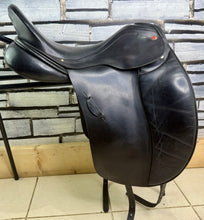 Load image into Gallery viewer, 18” Medium Albion SLK II Adjusta LH Dressage Saddle - Black