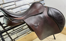 Load image into Gallery viewer, 17 1/2” MW Farrington Burford Event Saddle - Brown Buffalo