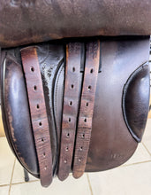 Load image into Gallery viewer, 16” XW Jeffries Close Contact Show/WH Saddle - Brown - Extra Wide
