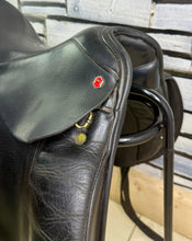 Load image into Gallery viewer, 17” Medium Albion Style Dressage Saddle - Black