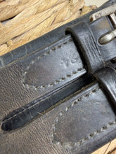 Load image into Gallery viewer, Excelle Dressage Girth - 24” - Soft Padded English Leather - Black - Elasticated