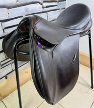 Load image into Gallery viewer, 17 1/2” 30/MW Stubben Roxanne GP/Jump Saddle -Brown- Diamonte &amp; Patent Trim 2025