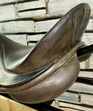 Load image into Gallery viewer, 16” Medium Farrington Pony GP Saddle - Black