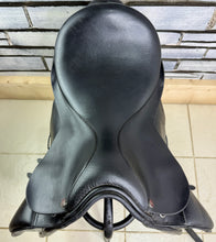 Load image into Gallery viewer, 17 1/2” Medium Spalding Britanica Elite Dressage Saddle - Black