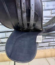Load image into Gallery viewer, 16 1/2” Wide Eclipse Suede &amp; Synthetic GP Saddle - Black