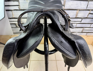 17” Wide Trapezius Panel Saddle - Black