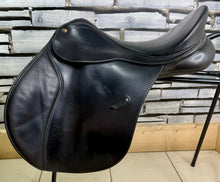Load image into Gallery viewer, 17 1/2” Medium/Changeable Gullet Bates Caprilli GP Saddle - Black