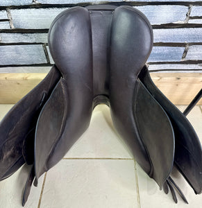 16 1/2” Changeable Gullet Utopia/Discovery Jump Saddle - Brown