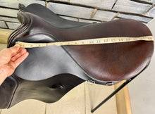 Load image into Gallery viewer, 18 1/2” MN J. Houghton GP/Jump Gents Hunting Saddle - Brown - English