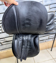 Load image into Gallery viewer, 16 1/2” Wide Oakland House Saddlery GP Saddle - Black - Cob Wide