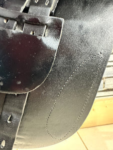 17” Medium Black Country Jump Saddle - Black