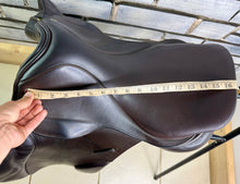 Load image into Gallery viewer, 17” MW Jeffries Falcon One GP/Jump/Event Saddle - Brown - Square Cantle