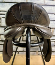 Load image into Gallery viewer, 16” Medium Farrington Pony GP Saddle - Black