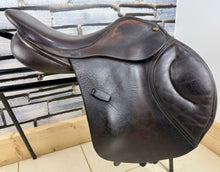 Load image into Gallery viewer, 16 1/2” XW PD Saddles/Spalding Jump Saddle - Brown