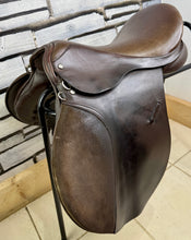 Load image into Gallery viewer, 17 1/2” Wide Eclipse Saddlery English GP Saddle - Brown