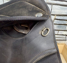 Load image into Gallery viewer, 16” Wide/Changeable Gullet Thorowgood Maxam Pony GP Saddle - Black