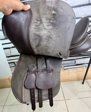 Load image into Gallery viewer, 17” XW/Changeable Gullet Wintec 500 VSD GP Saddle - Brown - Cair - Extra Wide