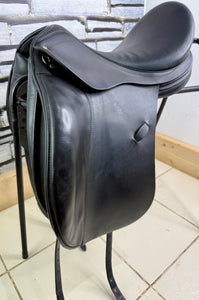 16 1/2” MW Farrington Centreline Dressage Saddle - Black