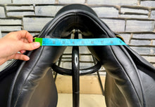 Load image into Gallery viewer, 17 1/2-18” Wide Ideal 1350 GP Saddle - Black