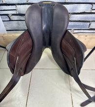 Load image into Gallery viewer, 16 1/2” MW Childeric CFSC Monoflap Jump Saddle - Brown