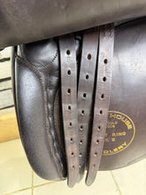 Load image into Gallery viewer, 17” Wide Palaton Derby House Show Ring Mark II Working Hunter Saddle - Brown