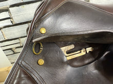 Load image into Gallery viewer, 16 1/2” Medium English Close Contact Jump Saddle - Black