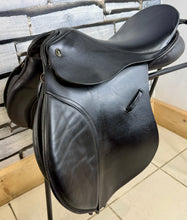 Load image into Gallery viewer, 17” MN GFS Medium-Narrow English GP Saddle - Black