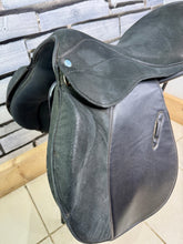 Load image into Gallery viewer, 18” Medium Thorowgood Teqnic K&amp;M Jump Saddle - Black