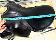 Load image into Gallery viewer, 17” MW Harry Dabbs True Brit Dressage Saddle - Black