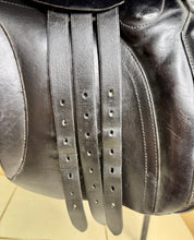 Load image into Gallery viewer, 16 1/2” Medium Farrington Burford Event GP Saddle - Black